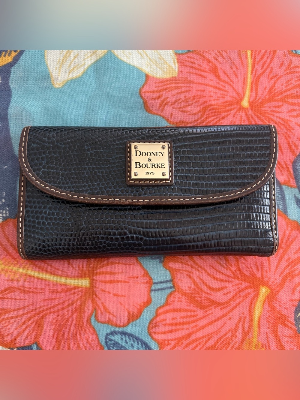 Dooney & Bourke Continental Clutch Wallet
